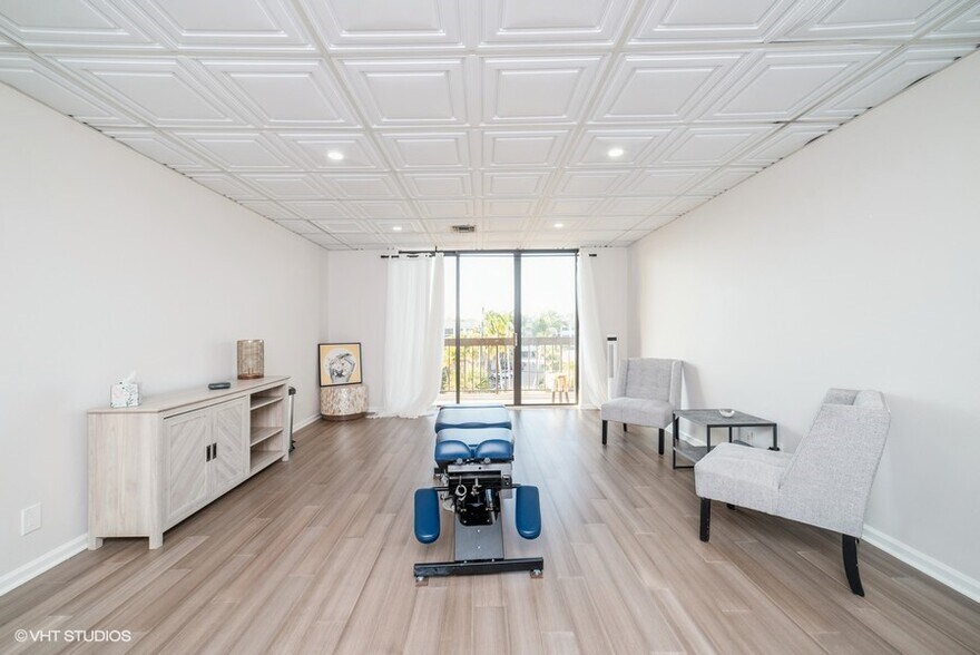 More Photos Of 2335 Tamiami Trl N, Naples Medical For Sale