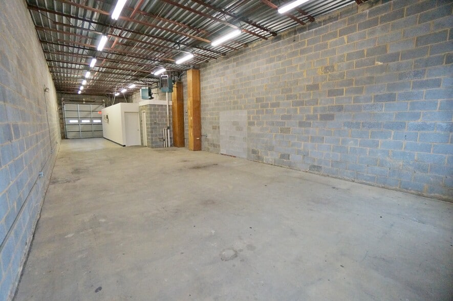 More Photos Of 601-615 Lofstrand Ln, Rockville Warehouse For Lease