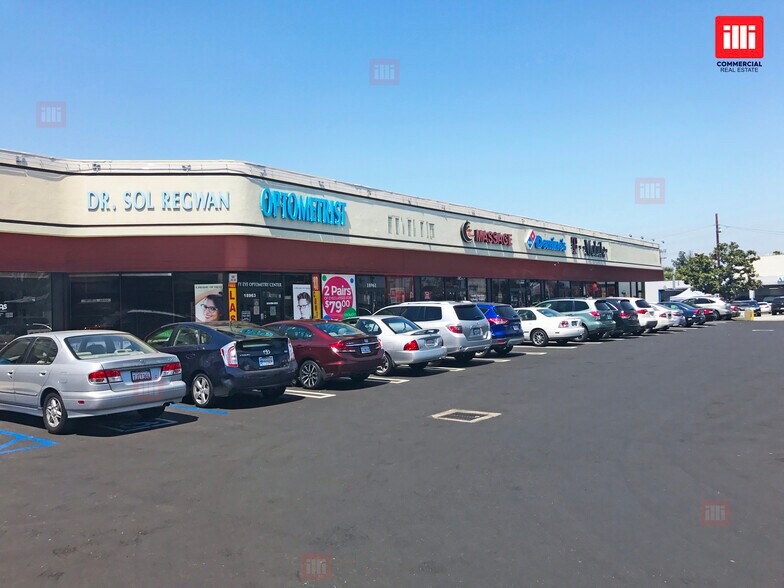 More Photos Of 18955-18971 Ventura Blvd, Tarzana Storefront For Lease