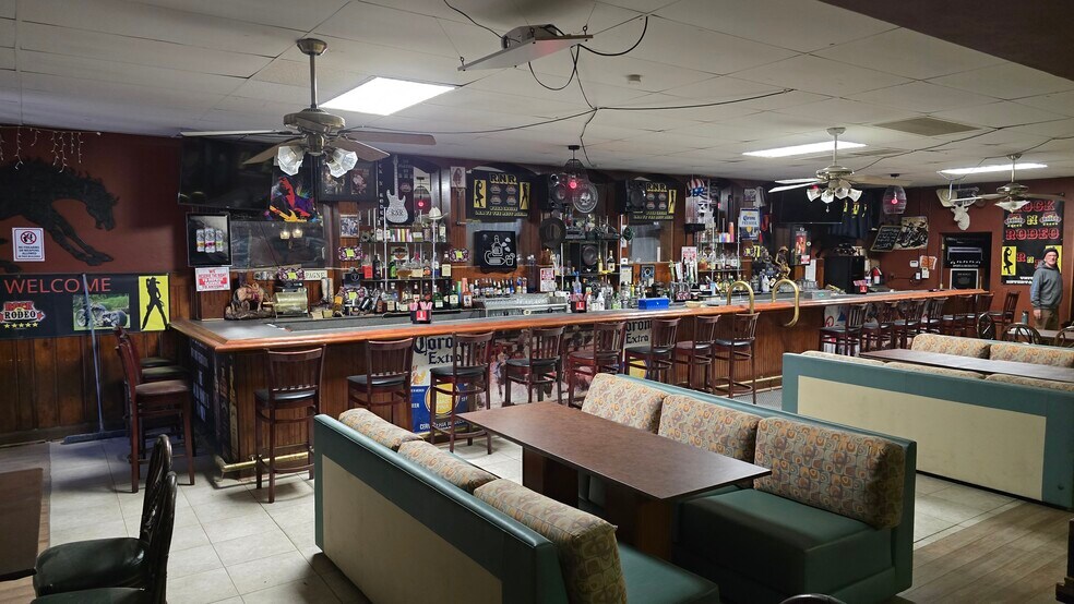 More Photos Of 200 E Frontier St, Eloy Bar For Sale