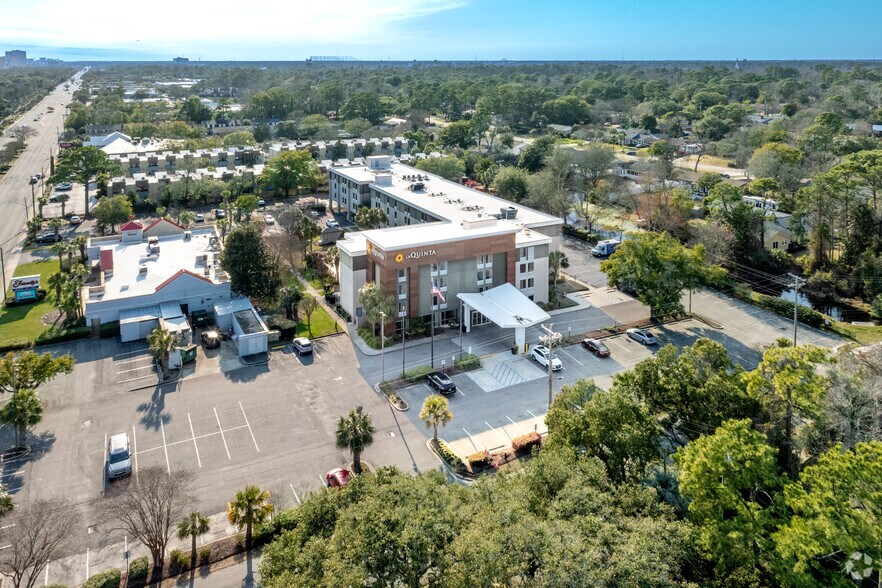 More Photos Of 4709 N Kings Hwy, Myrtle Beach Hotel For Sale