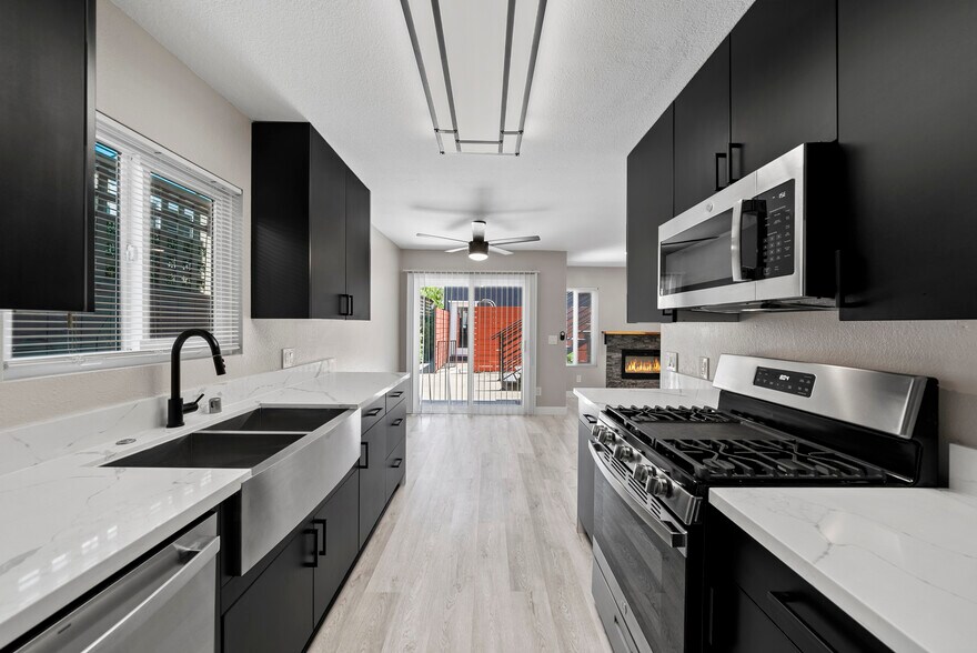 More Photos Of 1152 Pacific Beach Dr, San Diego Apartments For Sale