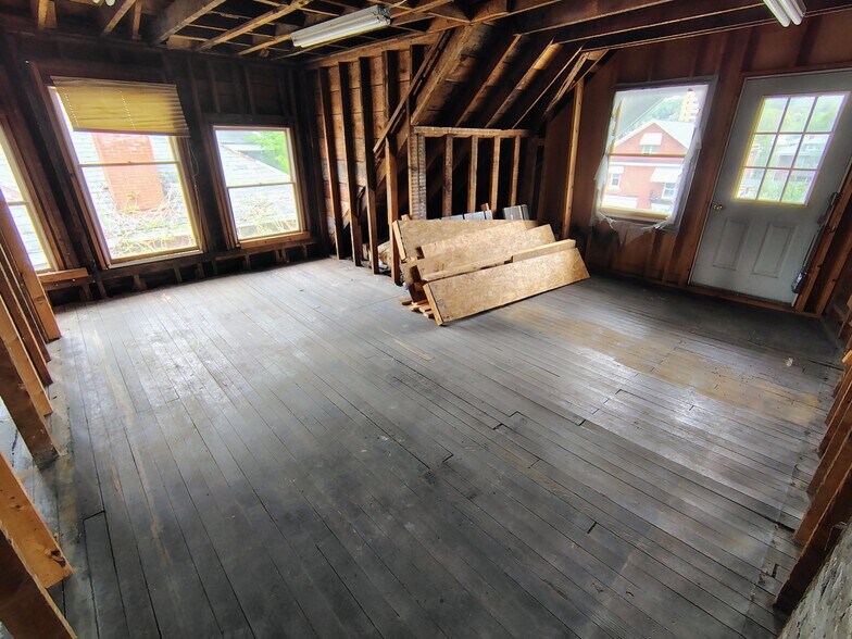 More Photos Of 1337 Virginia St, Charleston Office For Sale