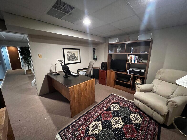 More Photos Of 300 N Pottstown Pike, Exton Office For Lease