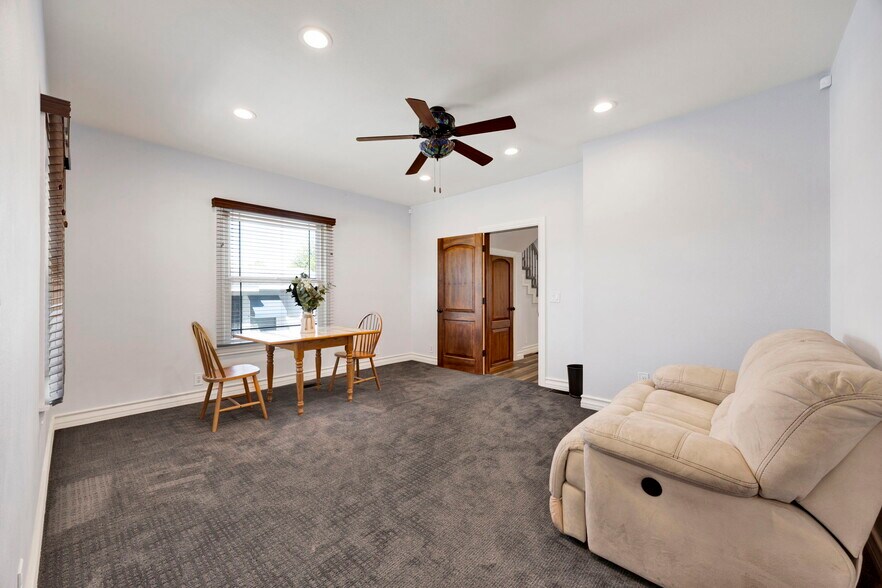 More Photos Of 620 W Foothill Blvd, Monrovia Office For Sale