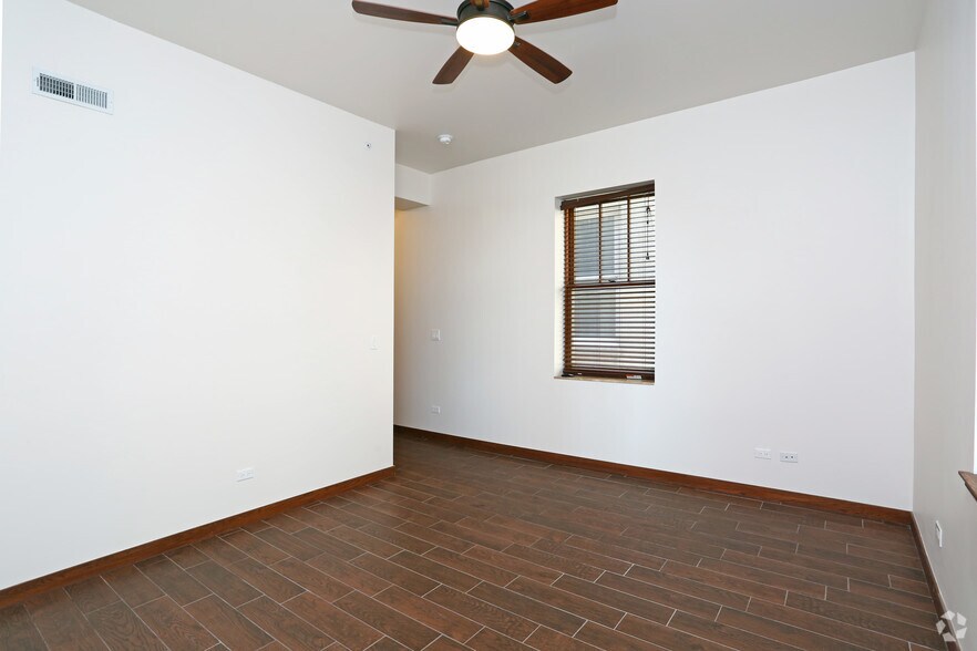 More Photos Of 7 S Stolp Ave, Aurora Apartments For Lease