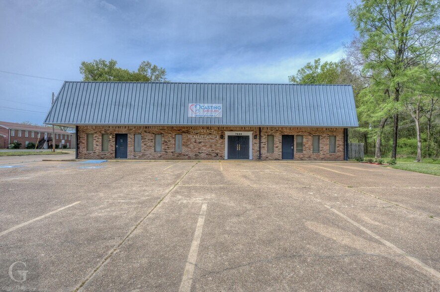 Primary Photo Of 7840 Jewella Ave, Shreveport Medical For Sale