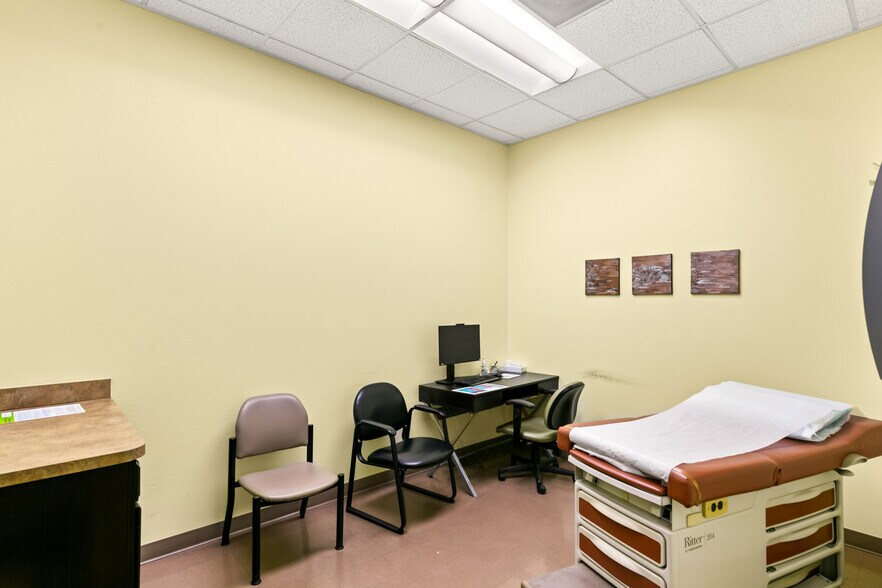 More Photos Of 7170 Smoke Ranch Rd, Las Vegas Office For Lease