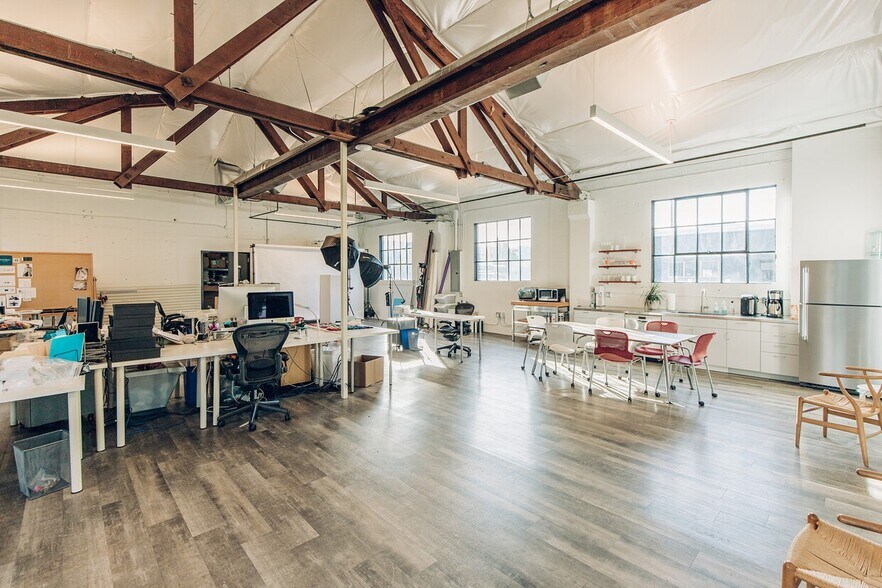 More Photos Of 840 SE Washington St, Portland Loft Creative Space For Sale