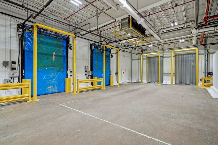 More Photos Of 3737 N Broadway, Saint Louis Refrigeration Cold Storage For Lease