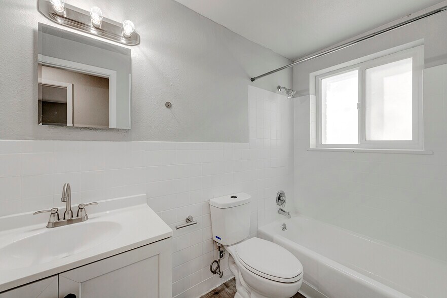 More Photos Of 1645-1645 Joliet St, Aurora Apartments For Sale