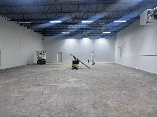 More Photos Of 1421-1447 Pinewood St, Rahway Light Distribution For Lease