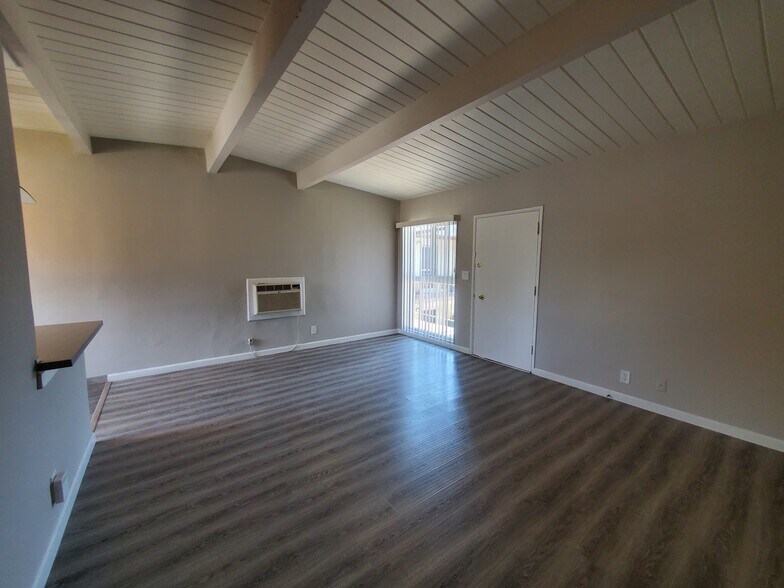 More Photos Of 4133 La Crescenta Ave, La Crescenta Apartments For Sale