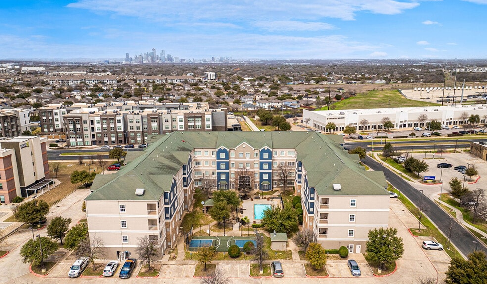 Primary Photo Of 1611 Airport Commerce Dr, Austin Hotel For Sale