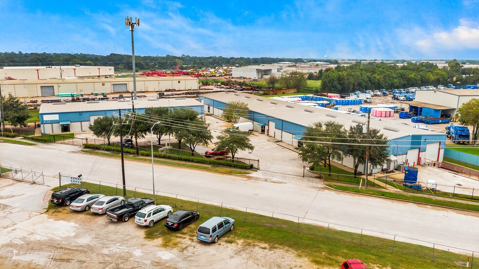 More Photos Of 5213 Brookglen Dr, Houston Light Manufacturing For Lease