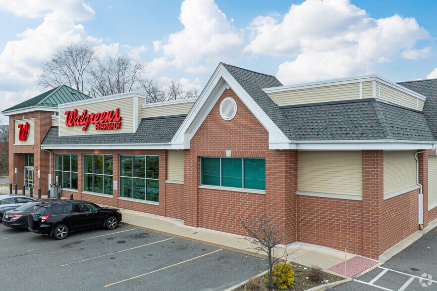 Primary Photo Of 1765 Middlesex St, Lowell Drugstore For Lease