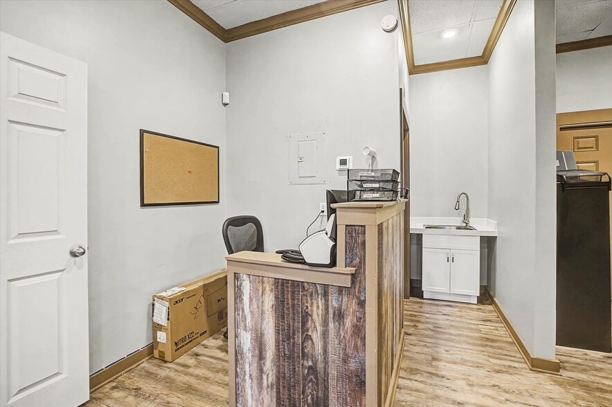 More Photos Of 1740 & 1742 Thomasville Rd., Tallahassee Office For Sale