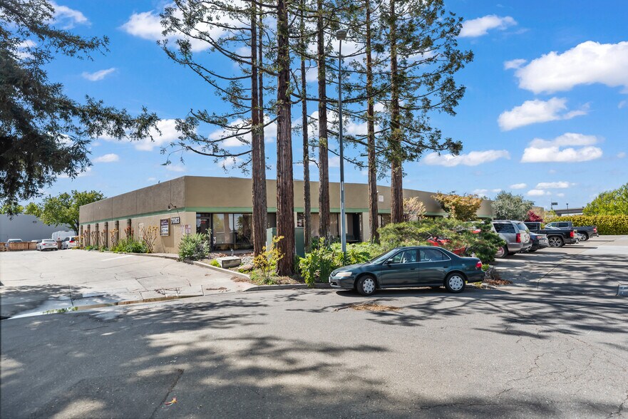 More Photos Of 7083 Commerce Cir, Pleasanton Warehouse For Lease