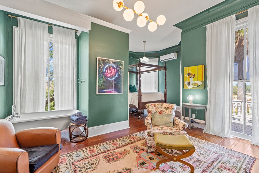 More Photos Of 1103 33rd St, Galveston Hotel For Sale