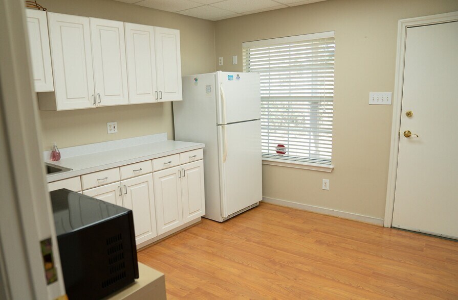 More Photos Of 5726 Root Rd, Spring Office Residential For Sale