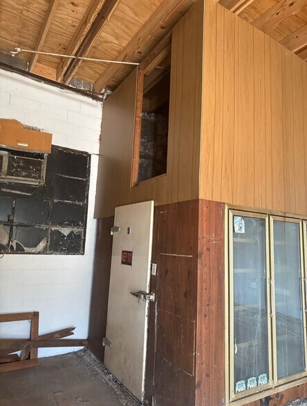 More Photos Of 414 S John St, Goldsboro General Retail For Sale