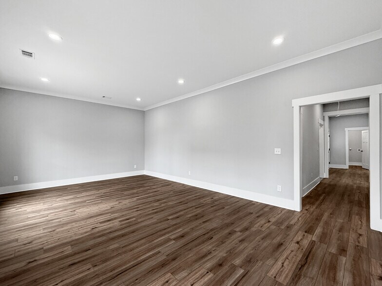 More Photos Of 514 Lurleen B Wallace Blvd, Tuscaloosa Office For Lease