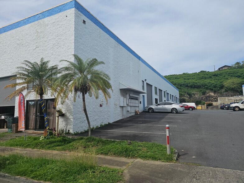 More Photos Of 99-930 Iwaena St, Aiea Warehouse For Lease