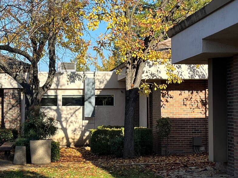 More Photos Of 1130 Conroy Ln, Roseville Medical For Sale