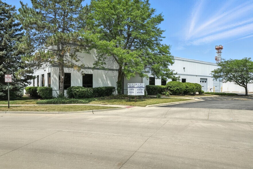 More Photos Of 8130 River Dr, Morton Grove Warehouse For Sale