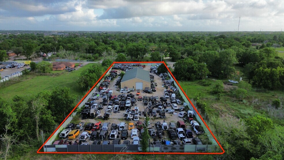 More Photos Of 5305 S Acres Dr, Houston Showroom For Sale