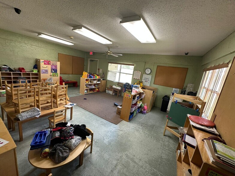More Photos Of 90 S Doverplum Ave, Kissimmee Schools For Lease