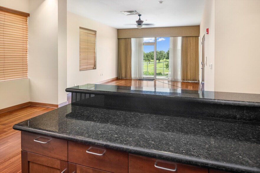 More Photos Of 18000 Groeschke Rd, Houston Airplane Hangar For Lease