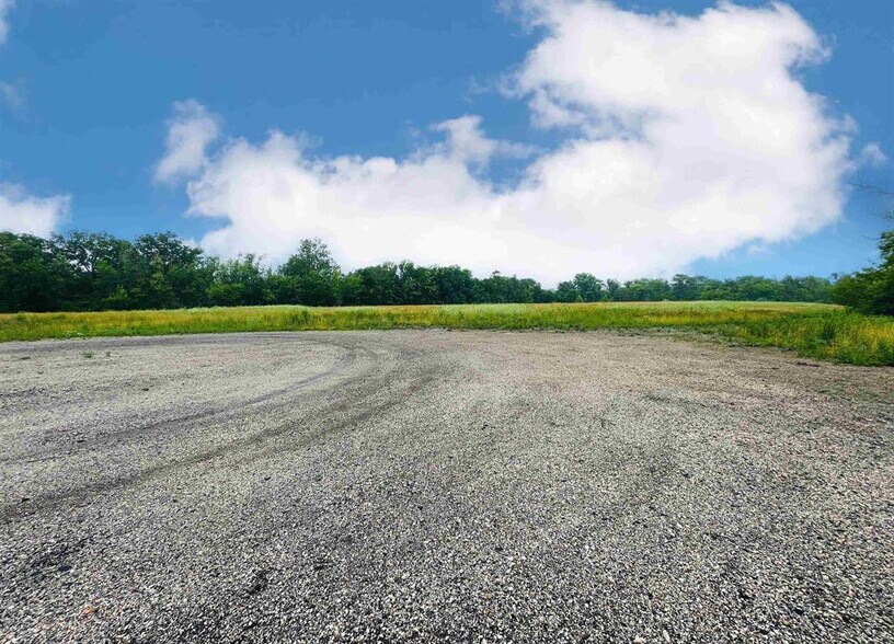 More Photos Of 2098 W Washington Rd, Washington Land For Sale