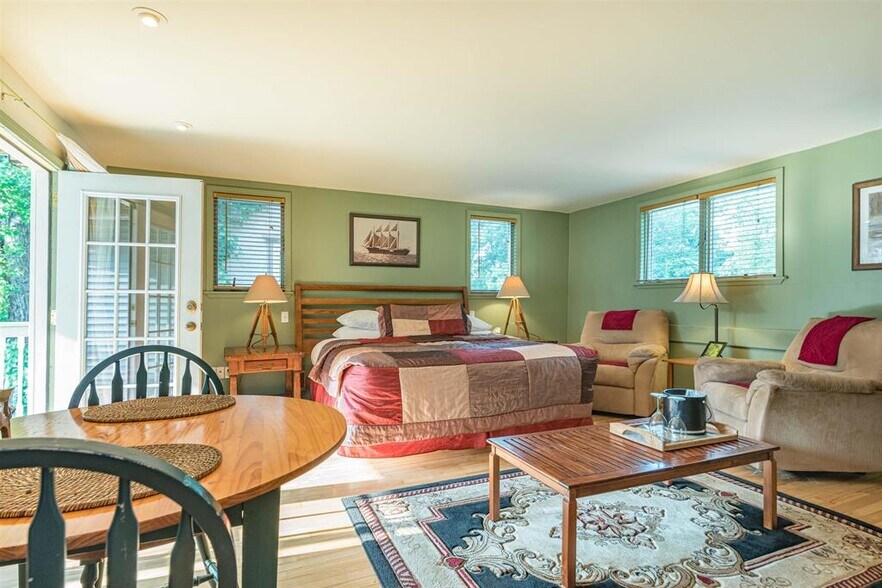 More Photos Of 910 River Rd, Wisconsin Dells Hotel For Sale