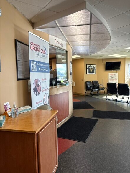 More Photos Of 2501 Cumberland Dr, Valparaiso Medical For Sale