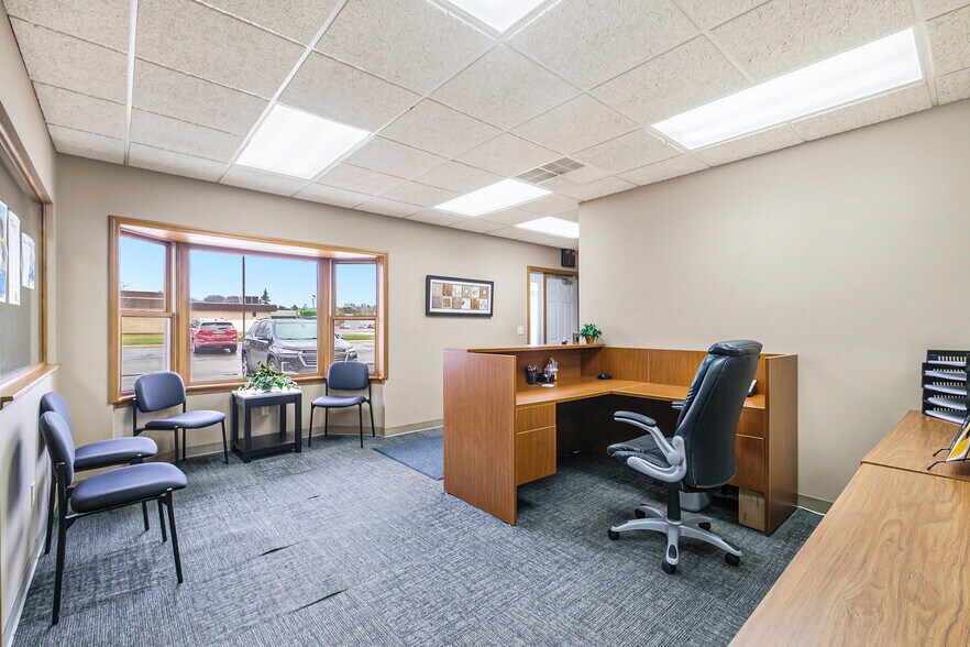 More Photos Of 1063 W Hill Rd, Flint Medical For Sale