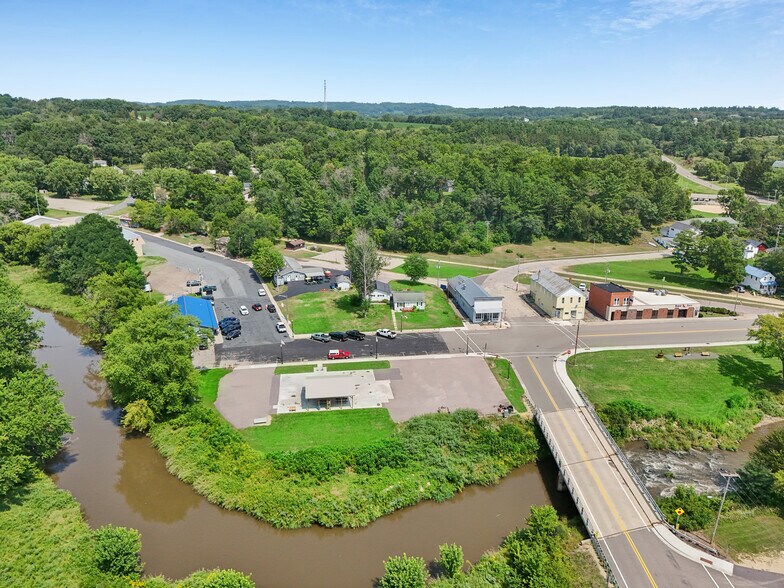 More Photos Of 309 Trail St, La Valle Restaurant For Sale