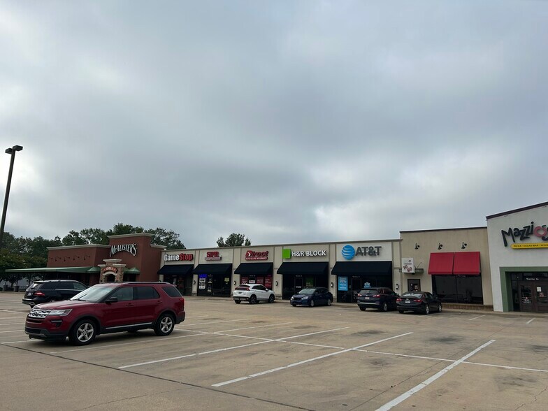 More Photos Of 1040 Highway 49 S, Richland Storefront For Lease