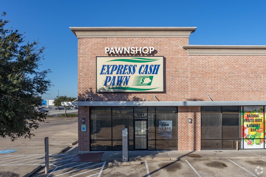More Photos Of 3320-3418 S Hwy 6, Houston Unknown For Lease