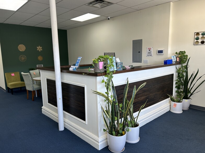 More Photos Of 63-17 Metropolitan Ave, Middle Village Warehouse For Lease