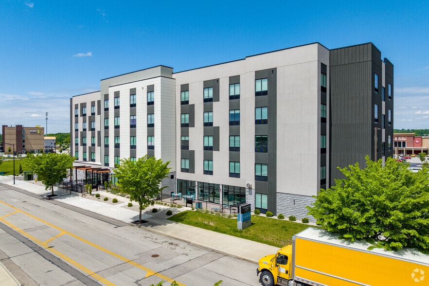 More Photos Of 3065 Vandercar Way, Cincinnati Office For Sale