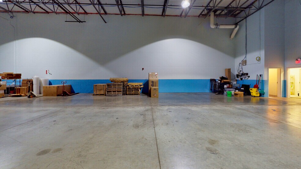 More Photos Of 150 Kendall Point Dr, Oswego Manufacturing For Lease