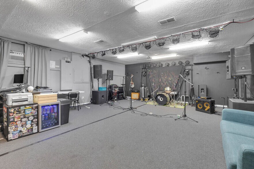 More Photos Of 3420 4th Ave, Beaver Falls Storefront Retail Office For Sale