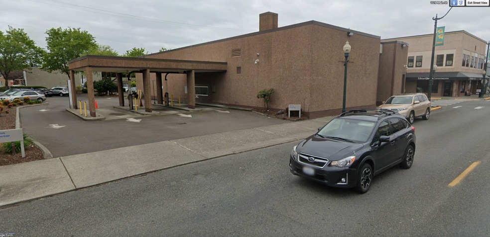 More Photos Of 921 Alder Ave, Sumner Bank For Lease
