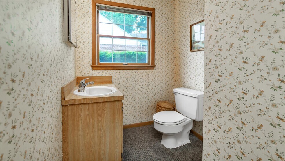 More Photos Of , Cutchogue Office For Sale