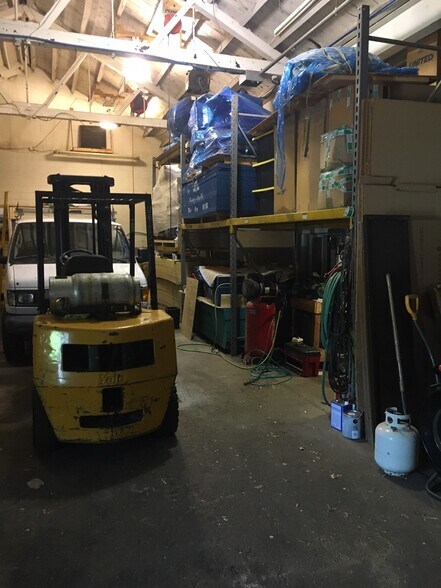 More Photos Of 1400 Remington St, Chester Warehouse For Lease