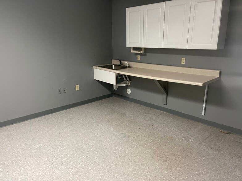 More Photos Of 645 Cox Rd, Gastonia Office For Lease