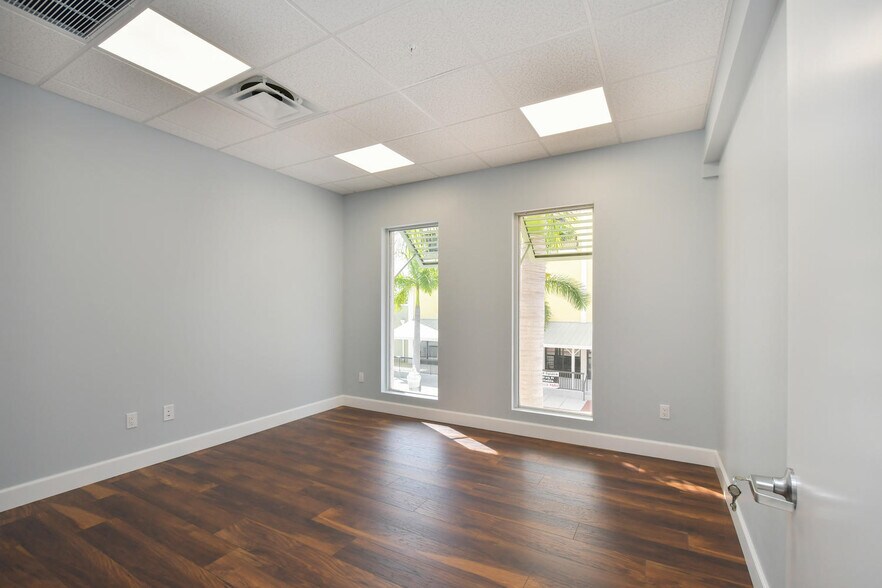More Photos Of 2401 1st St, Fort Myers Office Residential For Lease