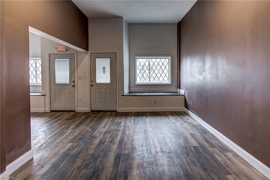 More Photos Of 6818 Lorain Ave, Cleveland Flex For Lease