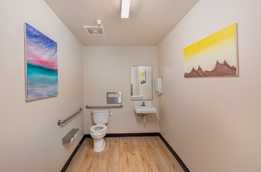 More Photos Of 737 Southpoint Blvd, Petaluma Research And Development For Sale